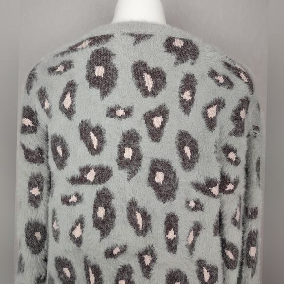 Hem & Thread Animal Print Button Up Cardigan Sweater Leopard Cheetah Cozy Size M - Picture 9 of 16